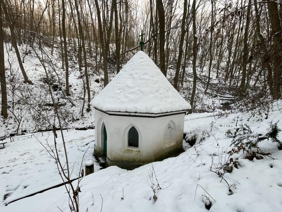 Mariánská kaple v zimě
